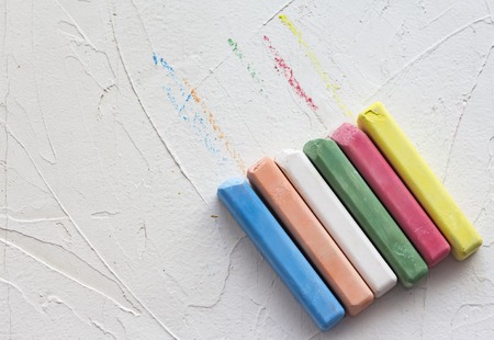 Eco-Friendly Paints and Finishes for Interior Decoration in the UK